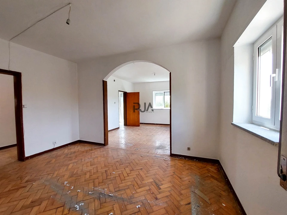 Moradia T5 para Venda em Insua Foto 4