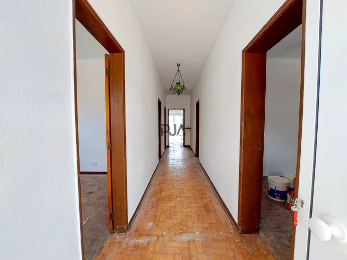 Moradia T5 para Venda em Insua Foto 12