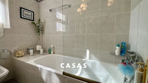 Moradia T5 para Venda em São Martinho