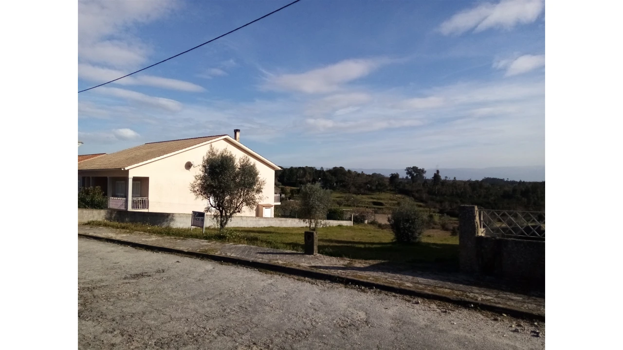 Terreno para Venda em Espinho Foto 3