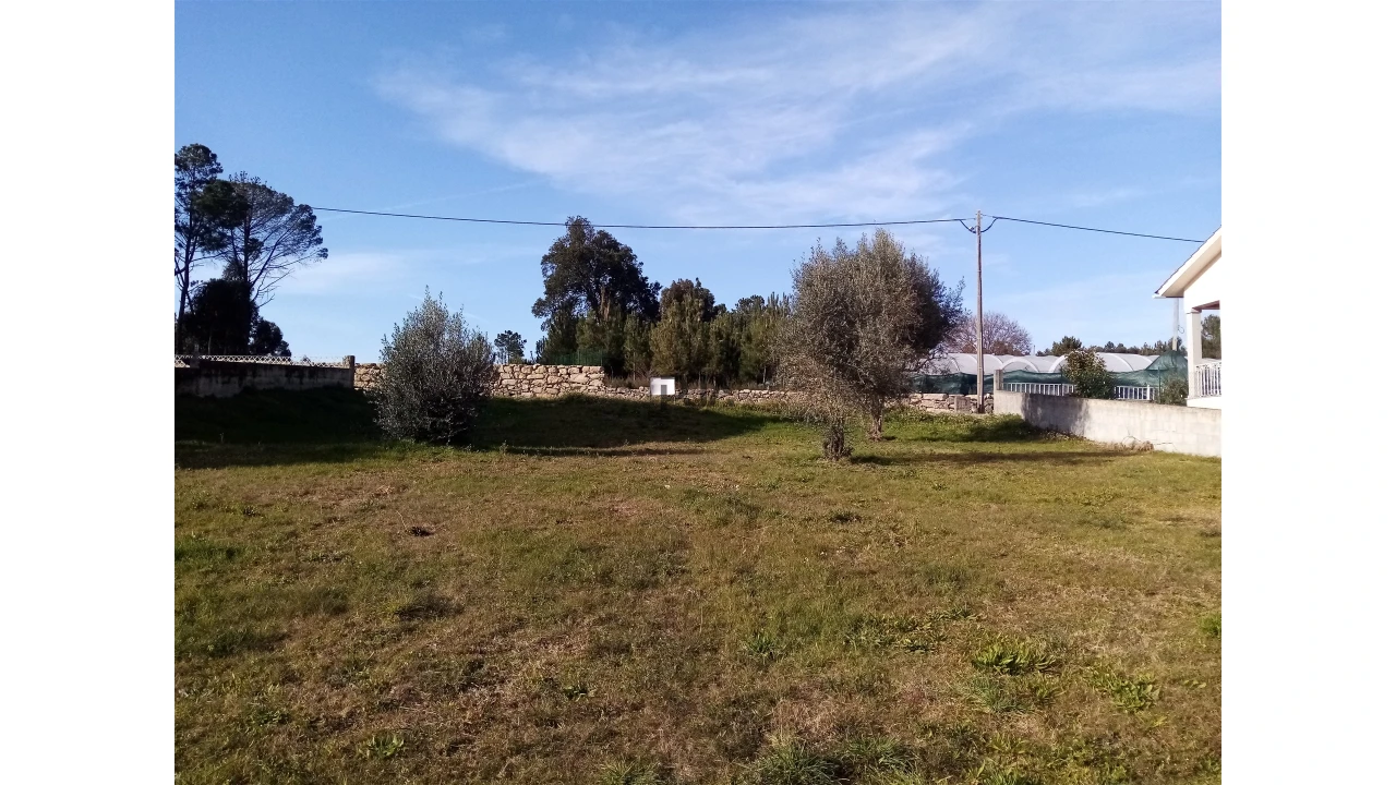 Terreno para Venda em Espinho Foto 1