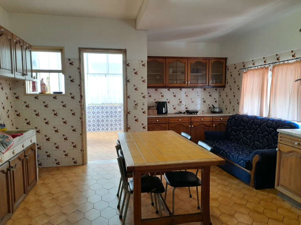 Quarto para Arrendamento em Santo Antonio dos Olivais Foto 16