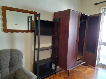Quarto para Arrendamento em Santo Antonio dos Olivais