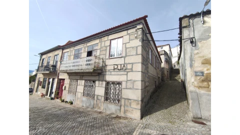 Moradia T4 para Venda em Fornos de Algodres