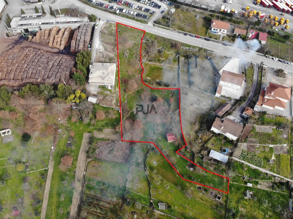 Terreno para Venda em Fornos de Maceira Dão Foto 1