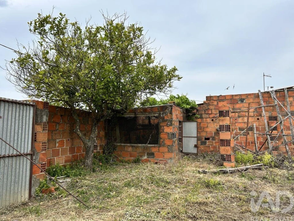 Moradia T3 para Venda em Azoia de Cima e Tremês Foto 10