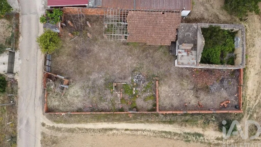 Moradia T3 para Venda em Azoia de Cima e Tremês Foto 5