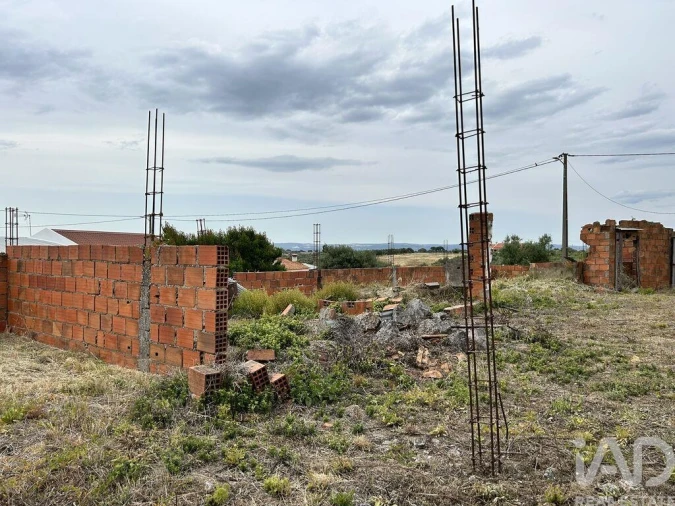Moradia T3 para Venda em Azoia de Cima e Tremês Foto 14