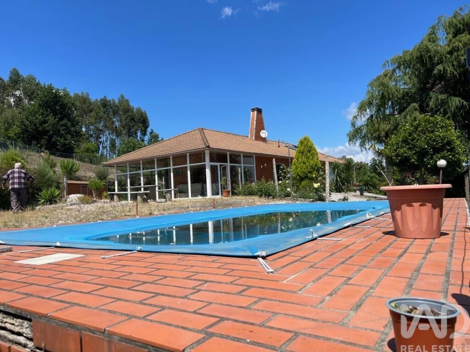 Moradia T3 para Venda em Santiago de Besteiros Foto 2