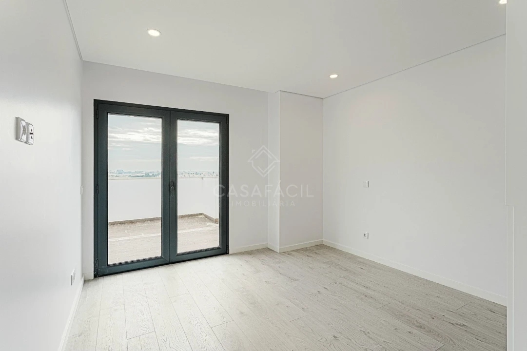 Apartamento T4 para Venda em Alcochete Foto 25