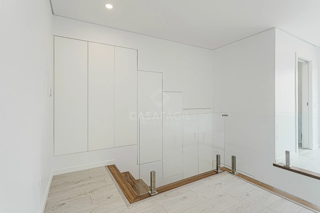 Apartamento T4 para Venda em Alcochete Foto 31