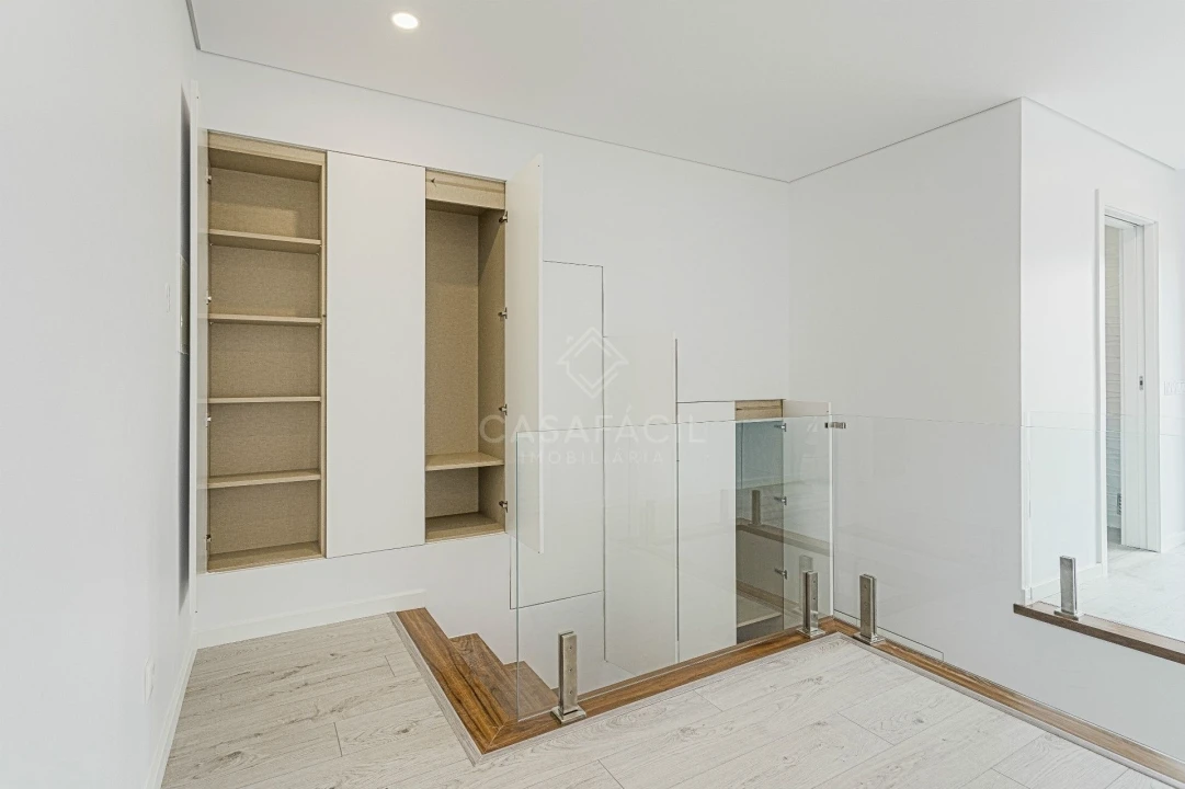 Apartamento T4 para Venda em Alcochete Foto 39