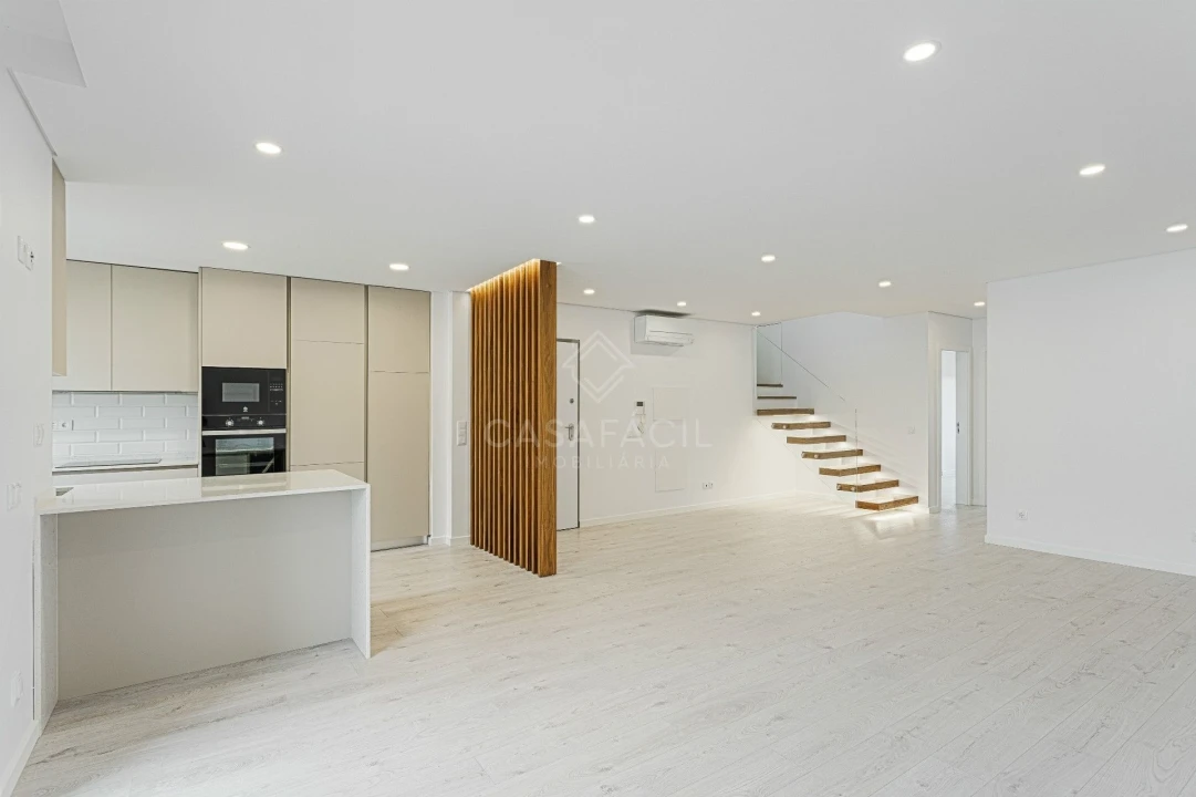 Apartamento T4 para Venda em Alcochete Foto 1