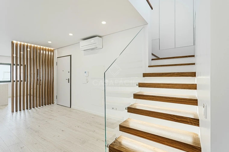 Apartamento T4 para Venda em Alcochete Foto 6
