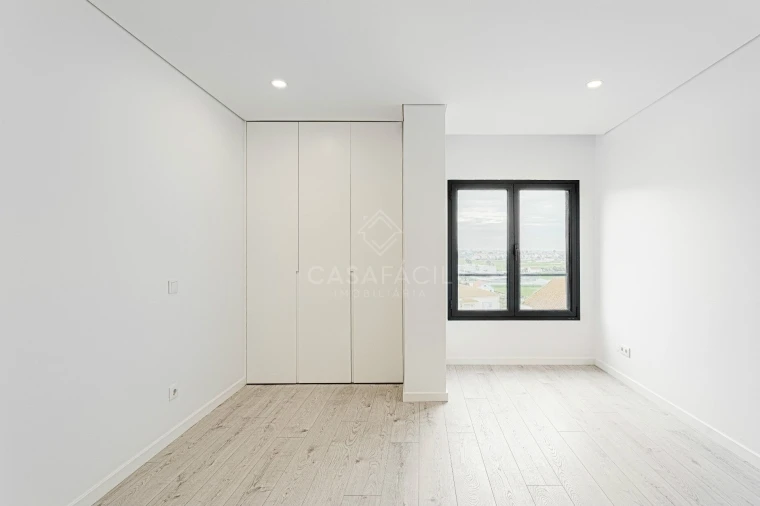 Apartamento T4 para Venda em Alcochete Foto 24