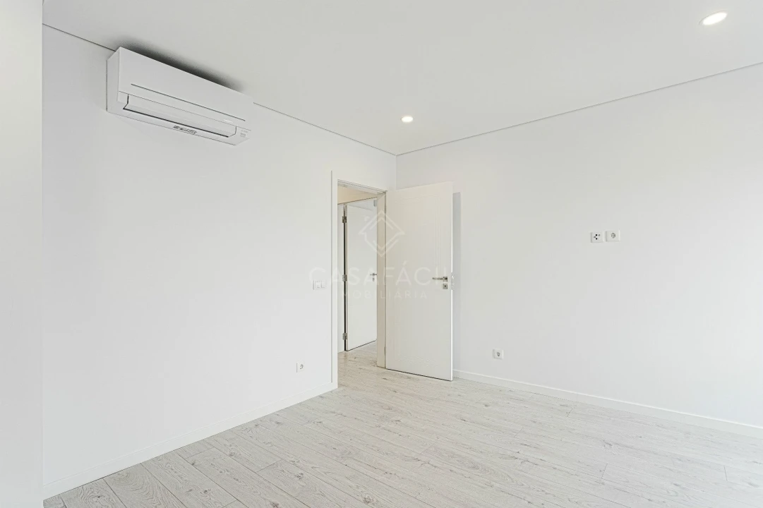 Apartamento T4 para Venda em Alcochete Foto 40