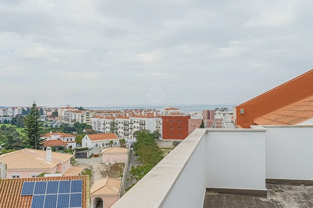 Apartamento T4 para Venda em Alcochete Foto 13