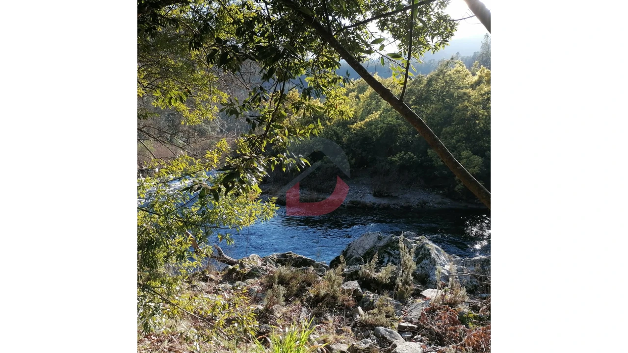 Terreno para Venda em Travanca Foto 6