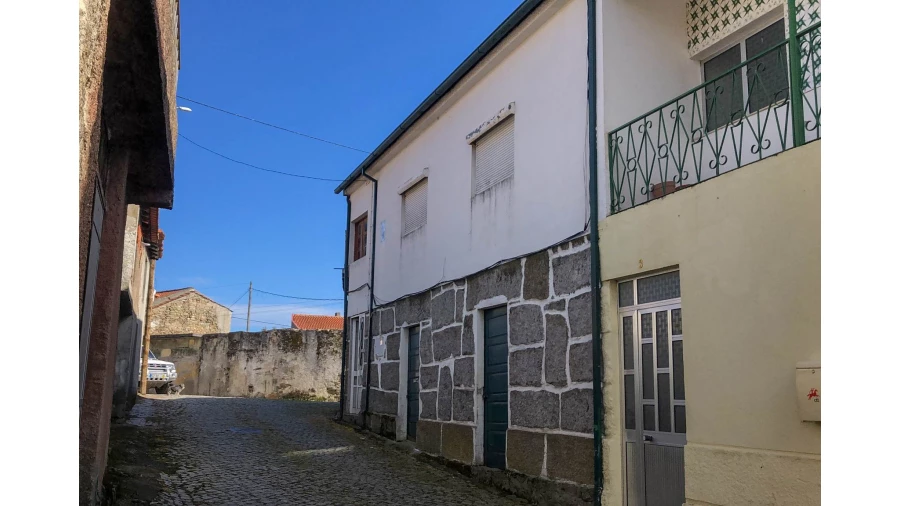 Moradia T4 para Venda em Lebução, Fiães e Nozelos Foto 1