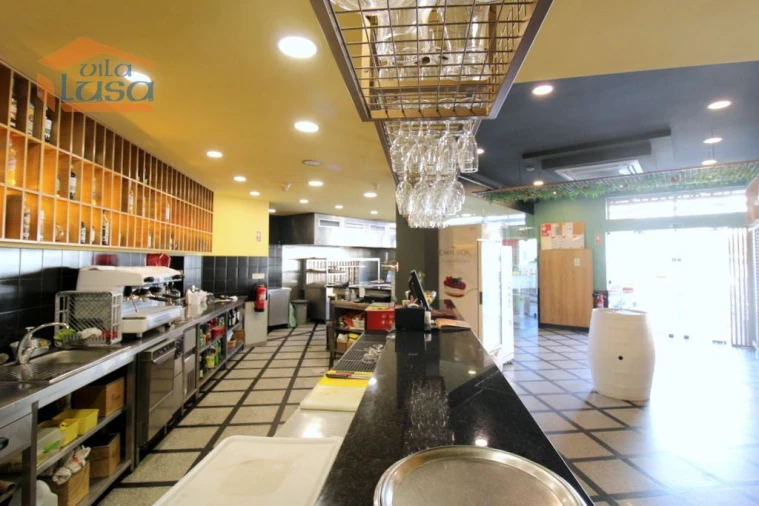 Loja para Trespasse em São Felix da Marinha Foto 1