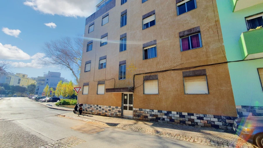 Apartamento T3 para Venda em Portimão Foto 2