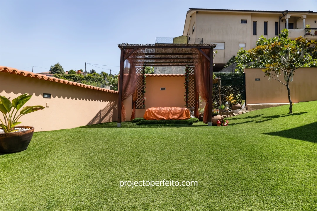 Moradia T4 para Venda em Paços de Brandão Foto 3