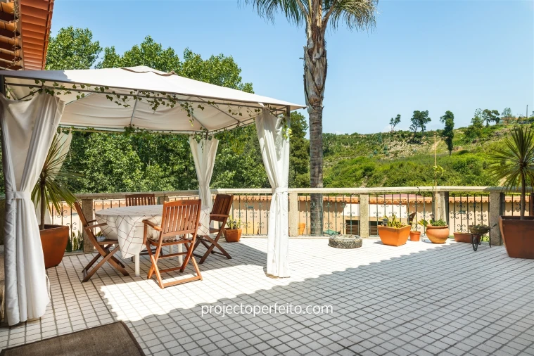 Moradia T4 para Venda em Paços de Brandão Foto 11