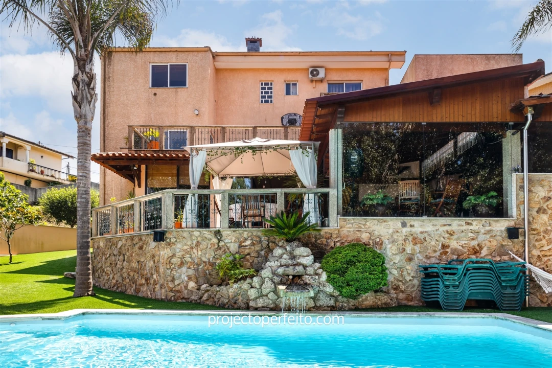 Moradia T4 para Venda em Paços de Brandão Foto 5