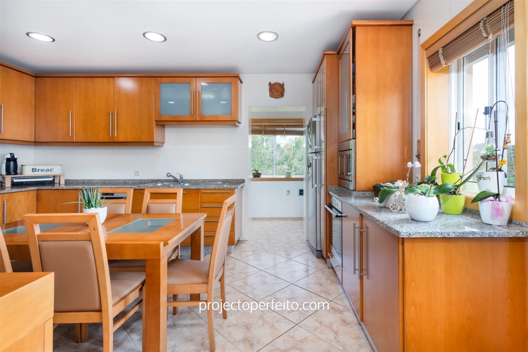 Moradia T4 para Venda em Paços de Brandão Foto 17