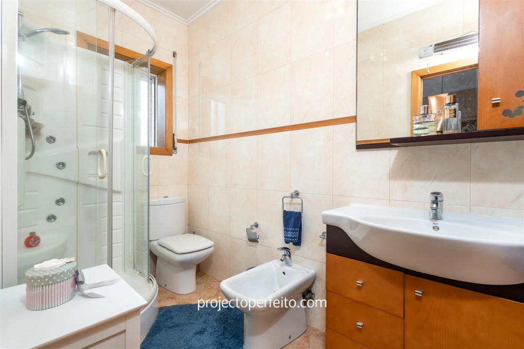 Moradia T4 para Venda em Paços de Brandão Foto 26