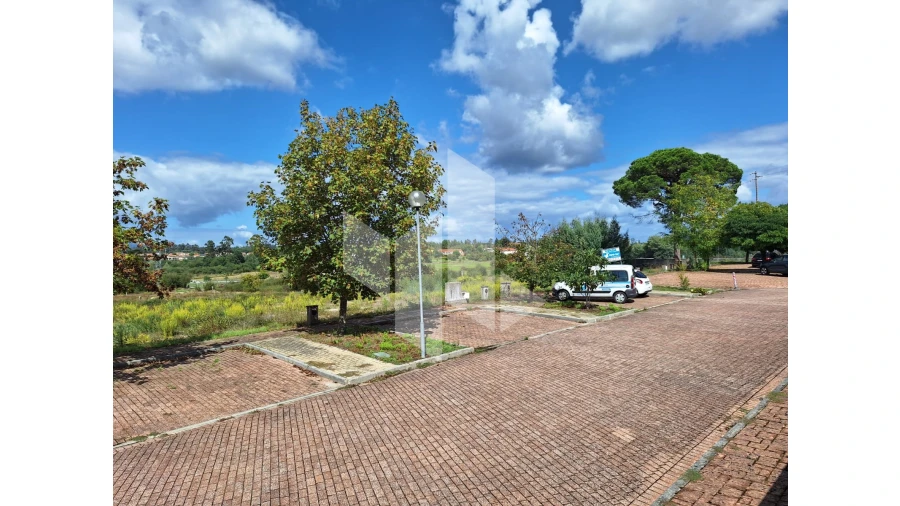 Terreno para Venda em Molelos Foto 1