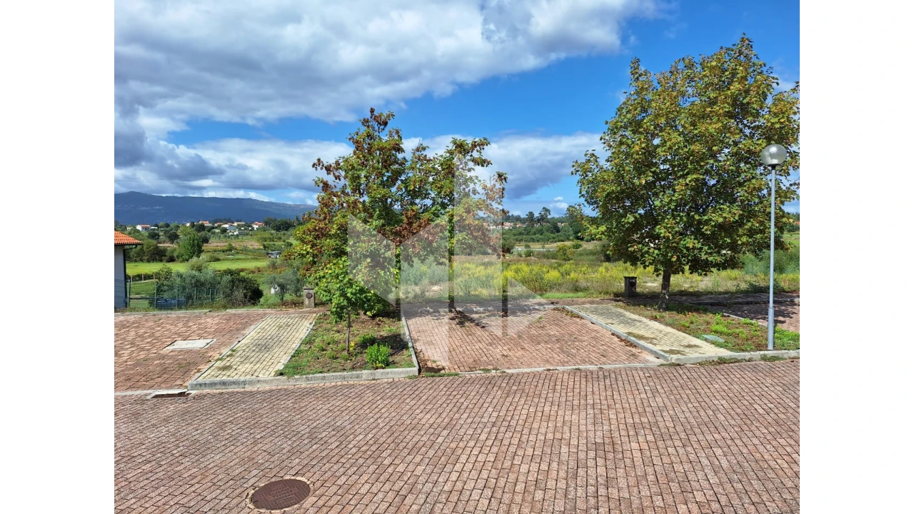 Terreno para Venda em Molelos Foto 4