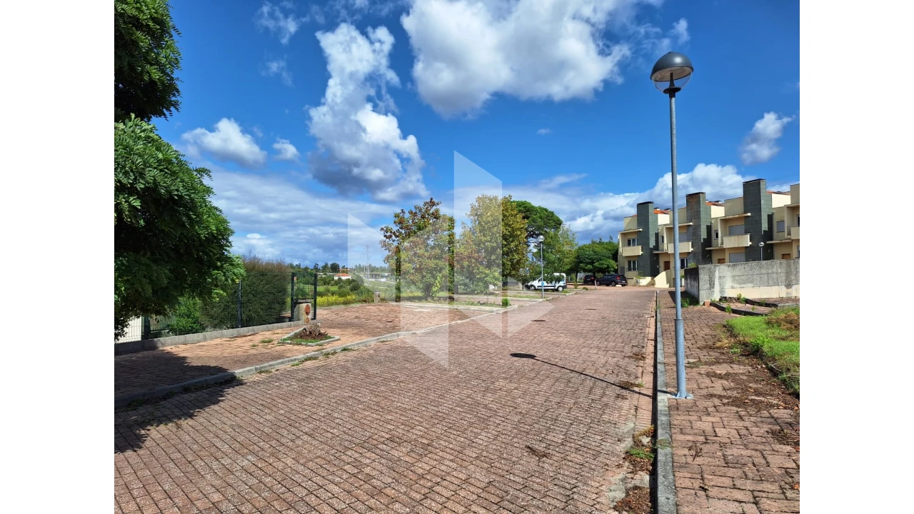 Terreno para Venda em Molelos Foto 2