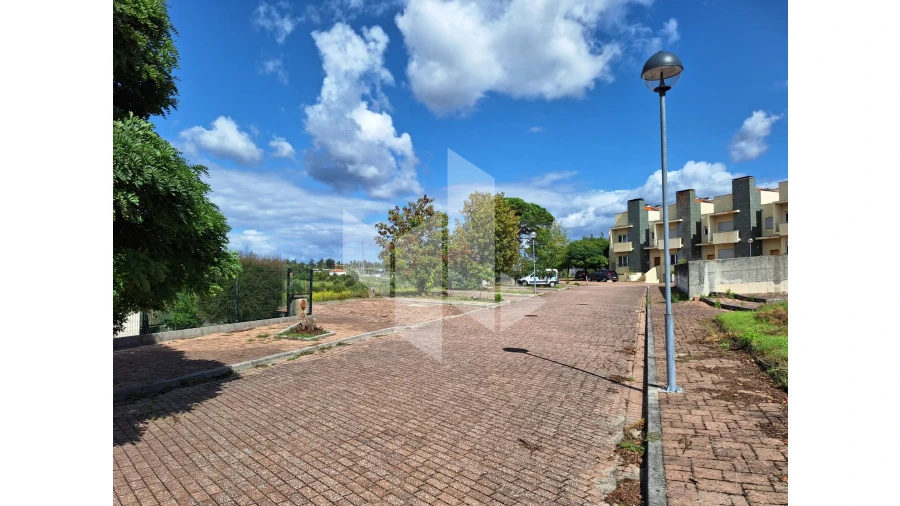 Terreno para Venda em Molelos Foto 2