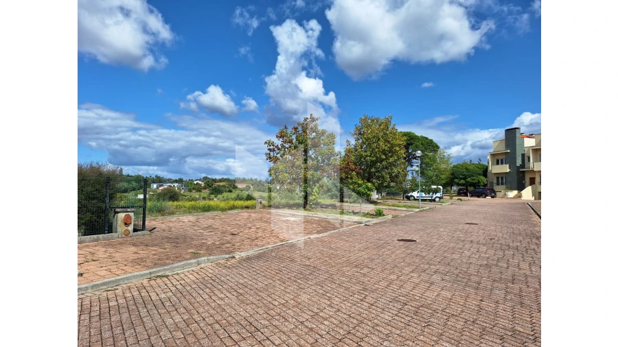 Terreno para Venda em Molelos Foto 3