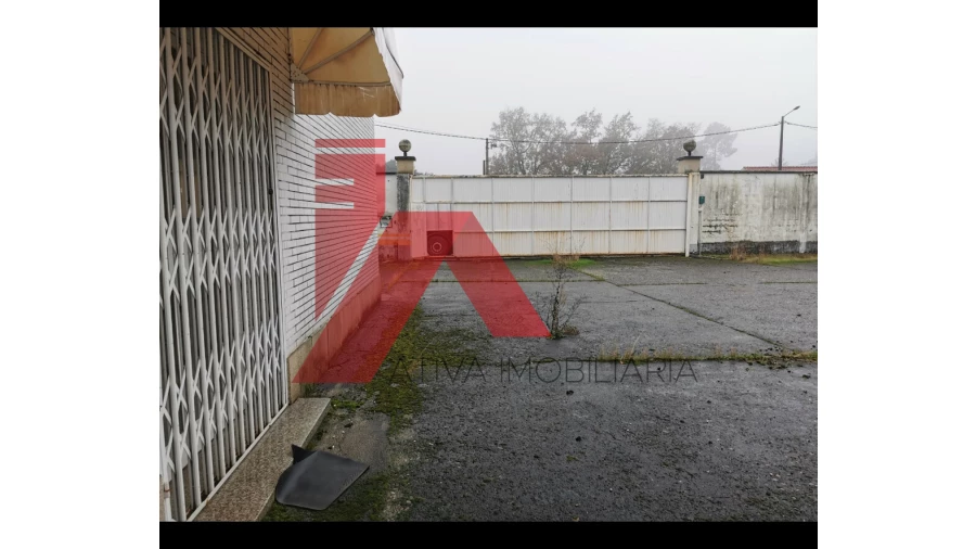 Armazém para Venda em Creixomil Foto 18