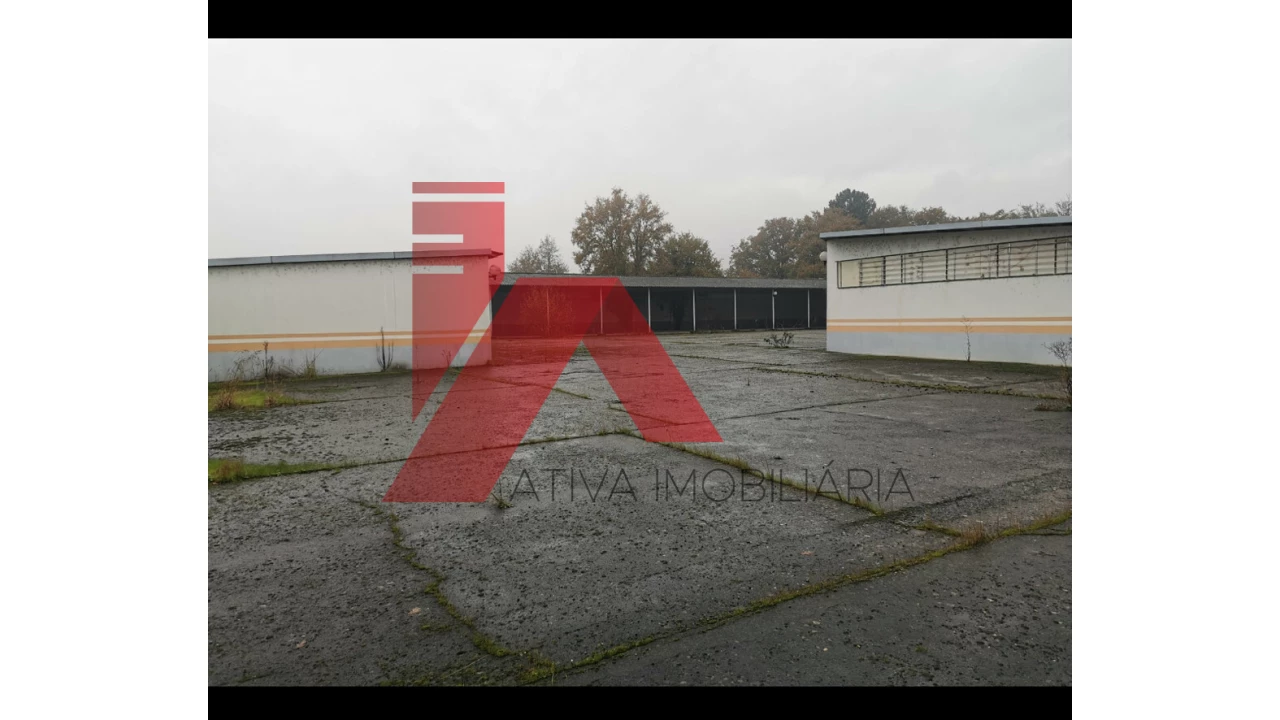Armazém para Venda em Creixomil Foto 19
