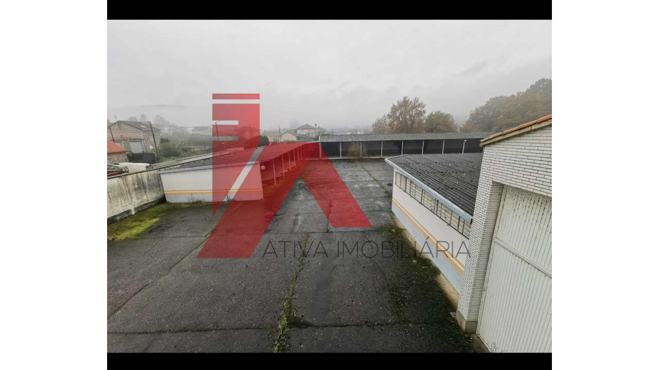 Armazém para Venda em Creixomil Foto 3