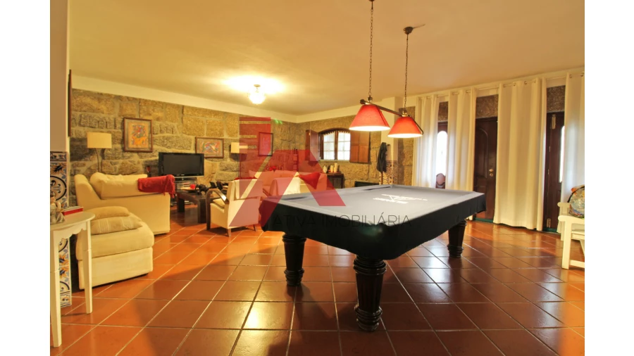 Moradia T4 para Venda em Fermentões Foto 5