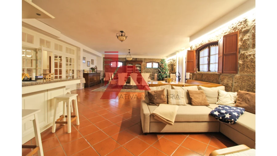 Moradia T4 para Venda em Fermentões Foto 6