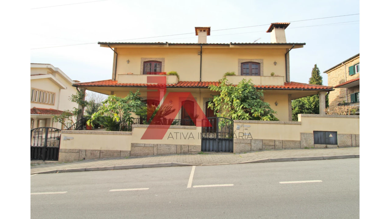 Moradia T4 para Venda em Fermentões Foto 1