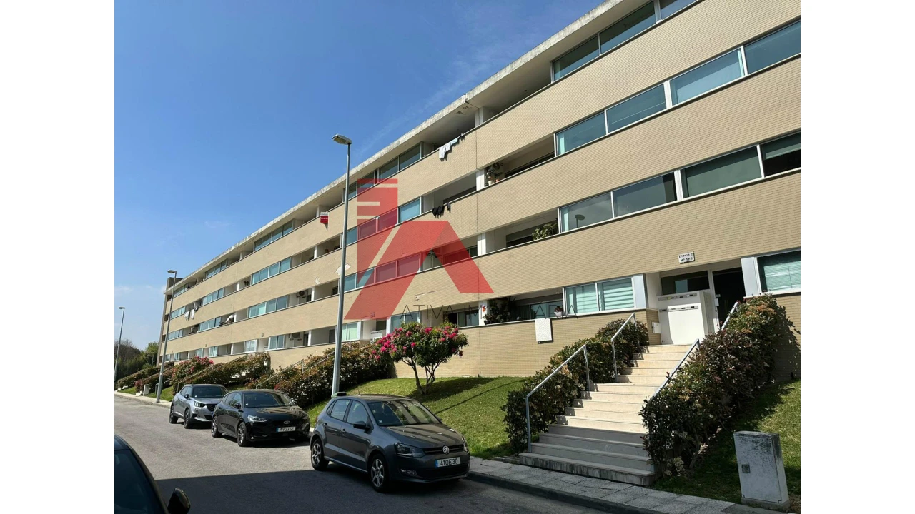 Apartamento T3 para Venda em Selho (São Jorge) Foto 1