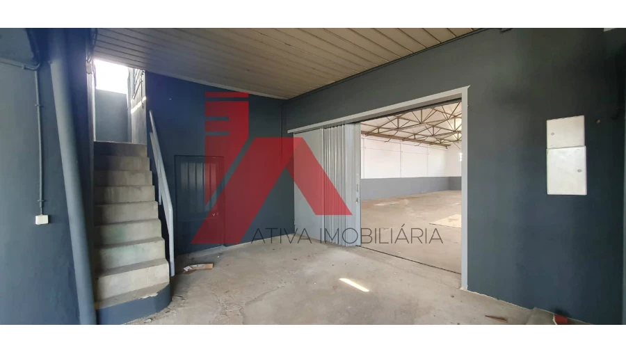 Armazém para Arrendamento em Prazins Santo Tirso e Corvite Foto 2