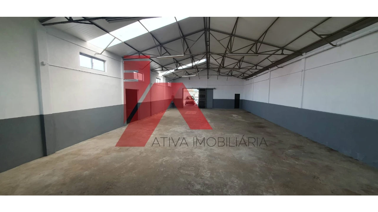 Armazém para Arrendamento em Prazins Santo Tirso e Corvite Foto 1