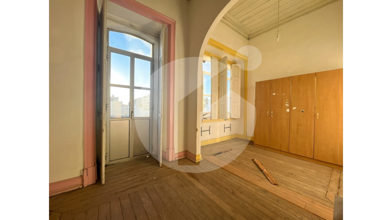 Apartamento T5 para Venda em Olhão Foto 17