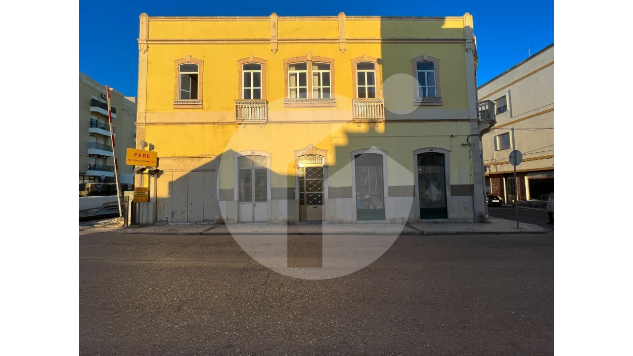 Apartamento T5 para Venda em Olhão Foto 1
