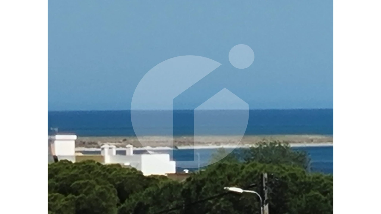 Moradia T4 para Venda em Quelfes Foto 38