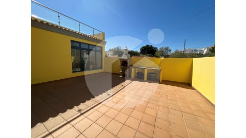 Moradia T4 para Venda em Quelfes
