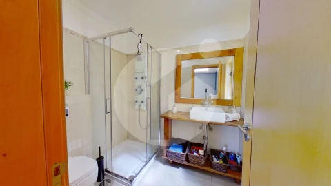 Moradia T4 para Venda em Quelfes