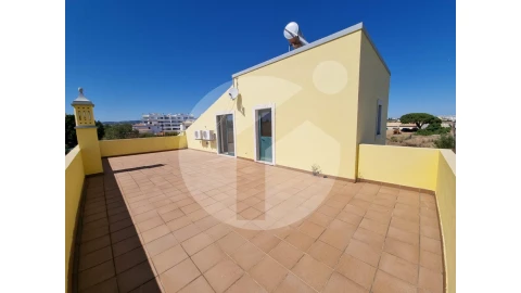 Moradia T4 para Venda em Quelfes
